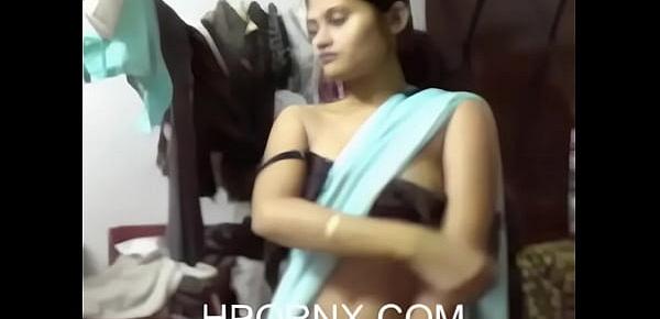  Indian Girl in Saree seducing (new)